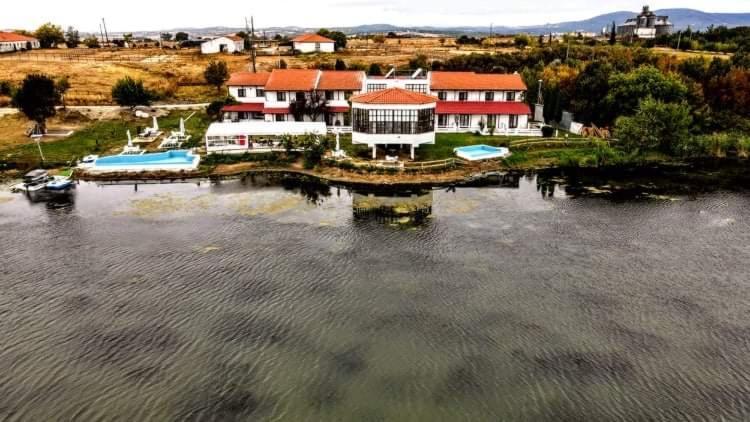 Thrassa Hotel Tycheron Bagian luar foto