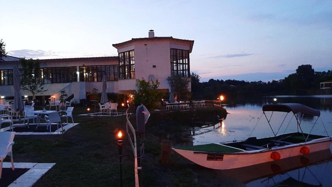 Thrassa Hotel Tycheron Bagian luar foto