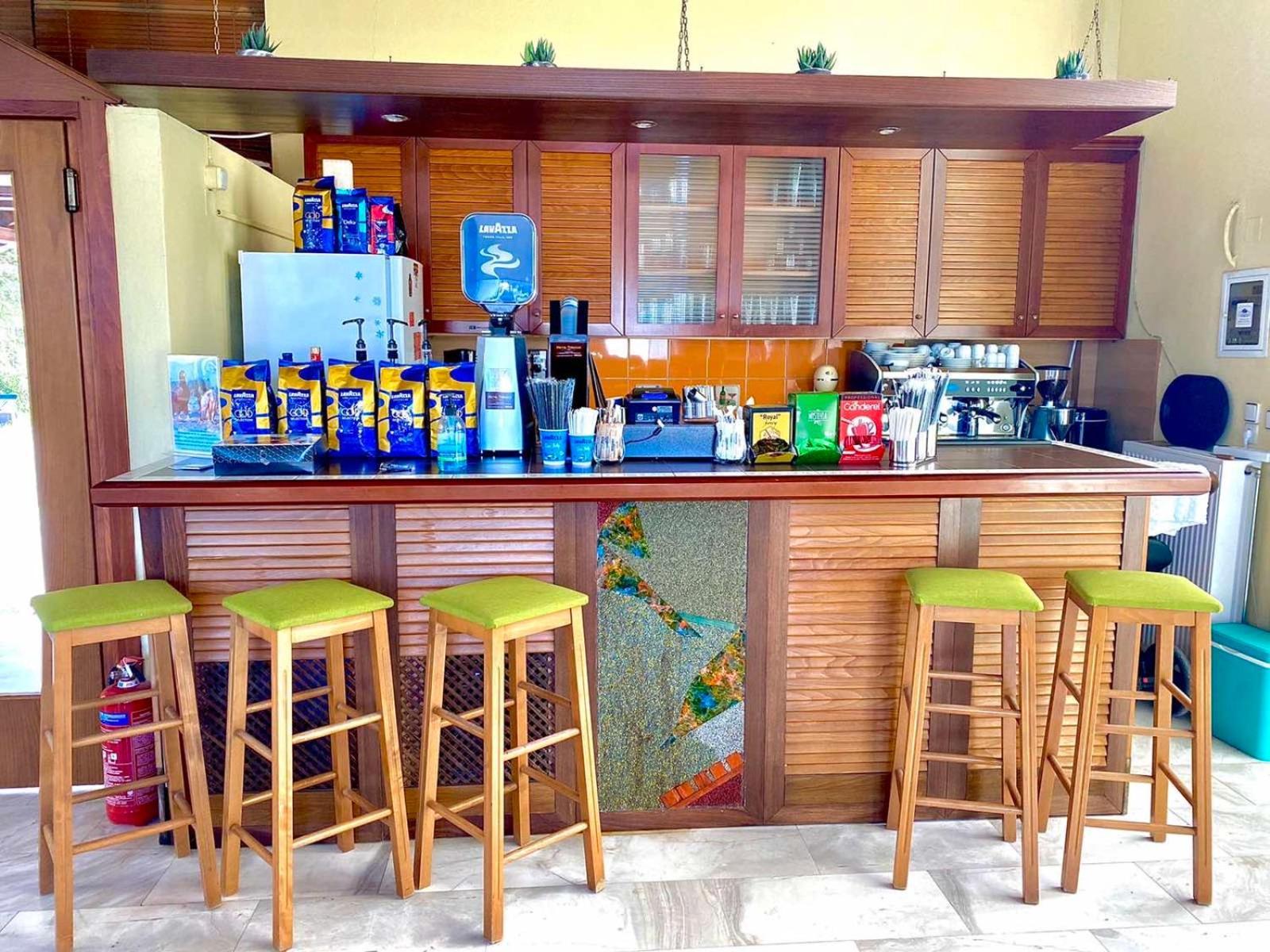 Thrassa Hotel Tycheron Bagian luar foto