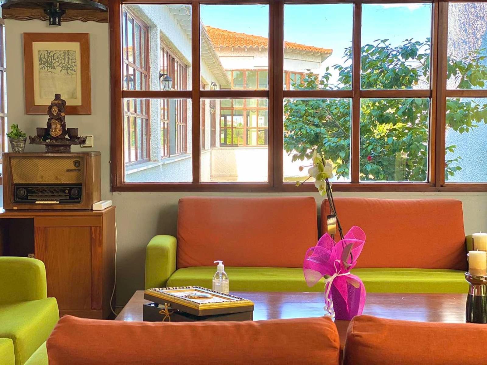 Thrassa Hotel Tycheron Bagian luar foto